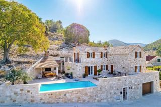 New Villa Ani! Traditional and luxurious 4-bedroom villa with heated pool and sea views - Postira - 9
