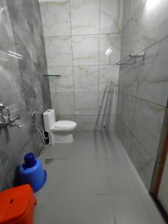 Hotel Crown Inn - 1