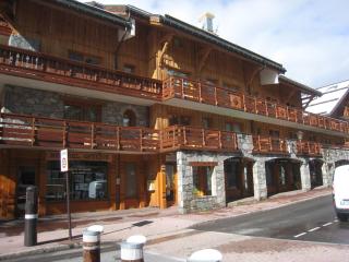 Appartement Fonctionnel, 4 Pers avec Garage et Terrasse à 100m des Pistes à Méribel - FR-1-565-15 - 1