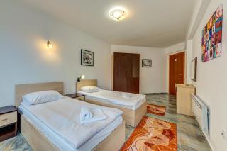 Bright and Spacious 2-BDR Apartment with Balcony by Flat Mаnager - Pamporovo - 8