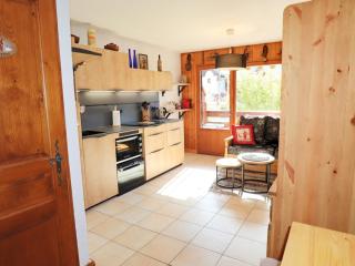 Appartement T3 rénové, lumineux, balcon et parking au centre du village de Samoëns - FR-1-624-73 - Samoëns - 6