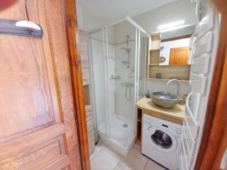 Appartement T3 rénové, lumineux, balcon et parking au centre du village de Samoëns - FR-1-624-73 - Samoëns - 3