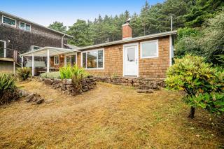Radar Road Retreat Vacation Rental - Oceanside - 0