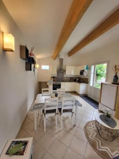 Nid douillet - LES FARGETTES - superbe vue - charmante petite maison avec jardin - 2 pièces à Privas - Privas - 3