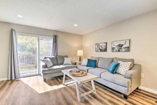 Branson Condo with Balcony Near Silver Dollar City - 4