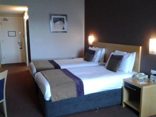 City Hotel - Derry - 7
