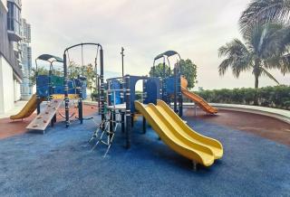 Almas Suites Ruang Galaksi Netflix oleh STAY - Nusajaya - 4