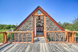 The Rockhouse Cottage with Deck on Tulsa Farm! - Tulsa - 0