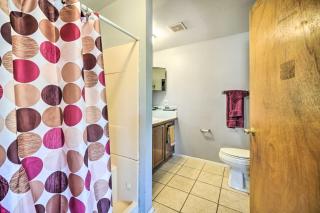 The Rockhouse Cottage with Deck on Tulsa Farm! - Tulsa - 2