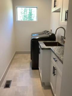 King Bed New Build Christmas Valley Garage Parking - South Lake Tahoe - 1