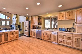 Luxe Twin Lakes House with Mountain and Lake Views! - Twin Lakes - 4