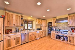 Luxe Twin Lakes House with Mountain and Lake Views! - Twin Lakes - 3