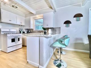 Uniquely styled home minutes to Downtown Sac! - 3