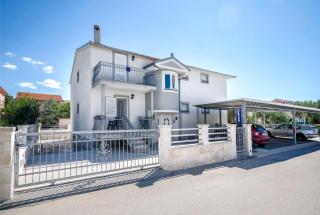 Apartments Crystal - Vodice - 0