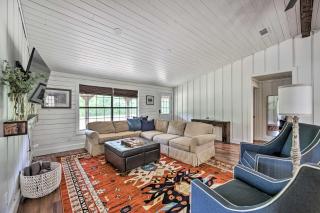 Modern Kilgore Home with Yard about 14 Mi to Lake! - 0