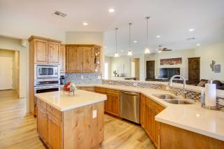 Private Pool! Oasis-Like Group Getaway in Phoenix - 2