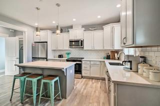 Ocean Shores Getaway with Fireplace and Hot Tub! - 4