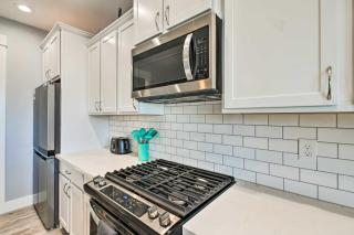 Ocean Shores Getaway with Fireplace and Hot Tub! - Ocean Shores - 3