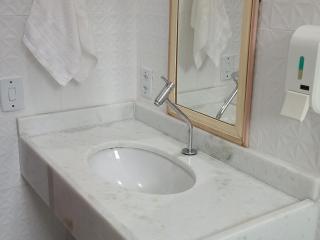 Casa roxa com piscina em condomínio - Paraty - 1
