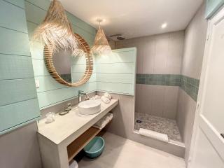 Princess Anouk Beachfront Orient Bay Deluxe 3 BDR - 3