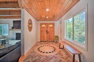 Picturesque Cabin 2 Balconies, Walk to Lake! - Crestline - 7