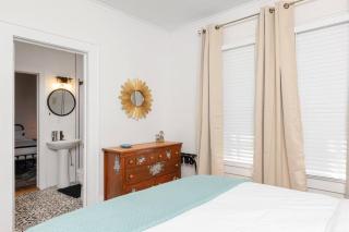 Historic Cherry Bungalow House - Midtown - Charlotte - 9