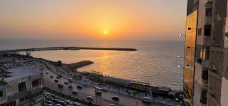 Lovely 4-bedroom apartment with a sea view - 0