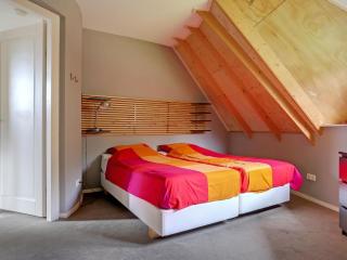 Unique holiday home in Noordwolde with garden - 9