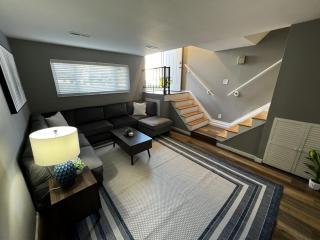 411 San Juan Recently Renovated 2 Bedroom TownHome - St. Charles - 0