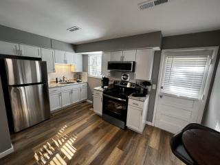 411 San Juan Recently Renovated 2 Bedroom TownHome - St. Charles - 7
