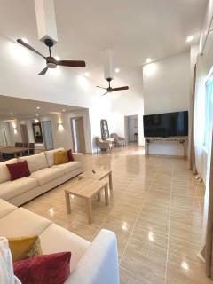 AMPLIA VIVIENDA NEW para12 pers a 4 min caminando de PLAYA con Terraza, Piscina Com, Wifi, Ventiladores de techo, Lavavajillas - Roquetas de Mar - 9