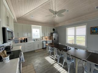 The Blue Crab - BAYFRONT! Private Pool - steps to the beach - kayaks and crab pots included! home - Dauphin Island - 5