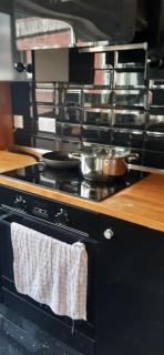 Our Guests Are Royal (EL) Wellingborough - Wellingborough - 2