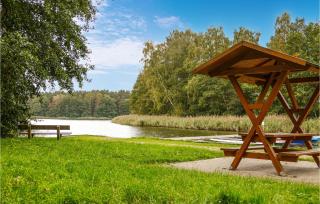 Amazing StaCaravan In Lohmen Am See - Garden - 5