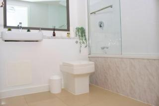Lovely 2-bedroom condo with a free parking - Birmingham - 2