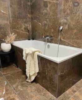 Apartment 4 Zimmer 111 Qm Küche, großes Balkon, 2x Bad Auto Parkplatz Citynah Braunschweig - Braunschweig - 0