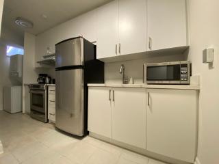 Yorkmills and Bayview !A Spacious and Modern Private Bdr with Shared Bathroom - Toronto - 2