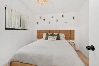 Black River Haus - Scandinavian Riverfront Cabin Muskoka - 3