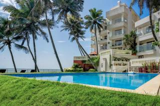 Rockholm at the Light House Beach - 8