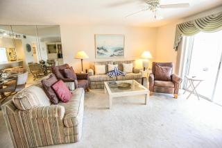 Royal Pelican 173 - 9