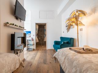 The Shiny Pebble, 5* ground floor.Coastal retreat. - Southwold - 3