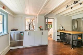 Two-Acres Italian villa creek setting - 3 bedroom - Bridgewater - 2