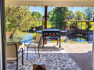 Lakefront Family Home with Boat Dock and Slip in Texas - Trinidad - 8