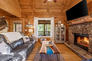 On Water's Edge - Sevierville - 3