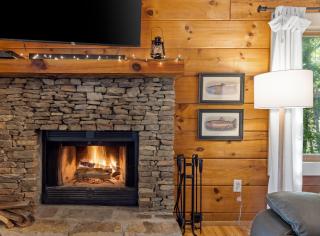 On Water's Edge - Sevierville - 2