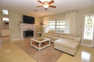 Rowena House 2bd Den 2bth Heated Pool Near Siesta Key - Sarasota - 2