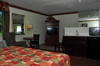 Days Inn & Suites by Wyndham Siler City - 8