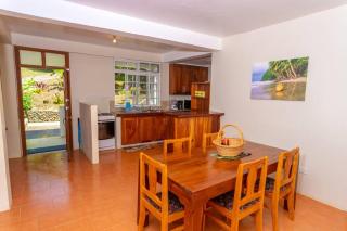 Oceanfront 3-bedroom villa with spectacular view! - Calibishie - 2