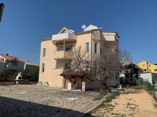 Apartments for Families Pakostane - Pakoštane - 0