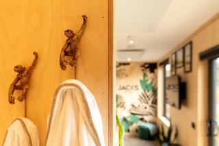 The Jungle - Unique Hot Tub Cabin in Millport - 4